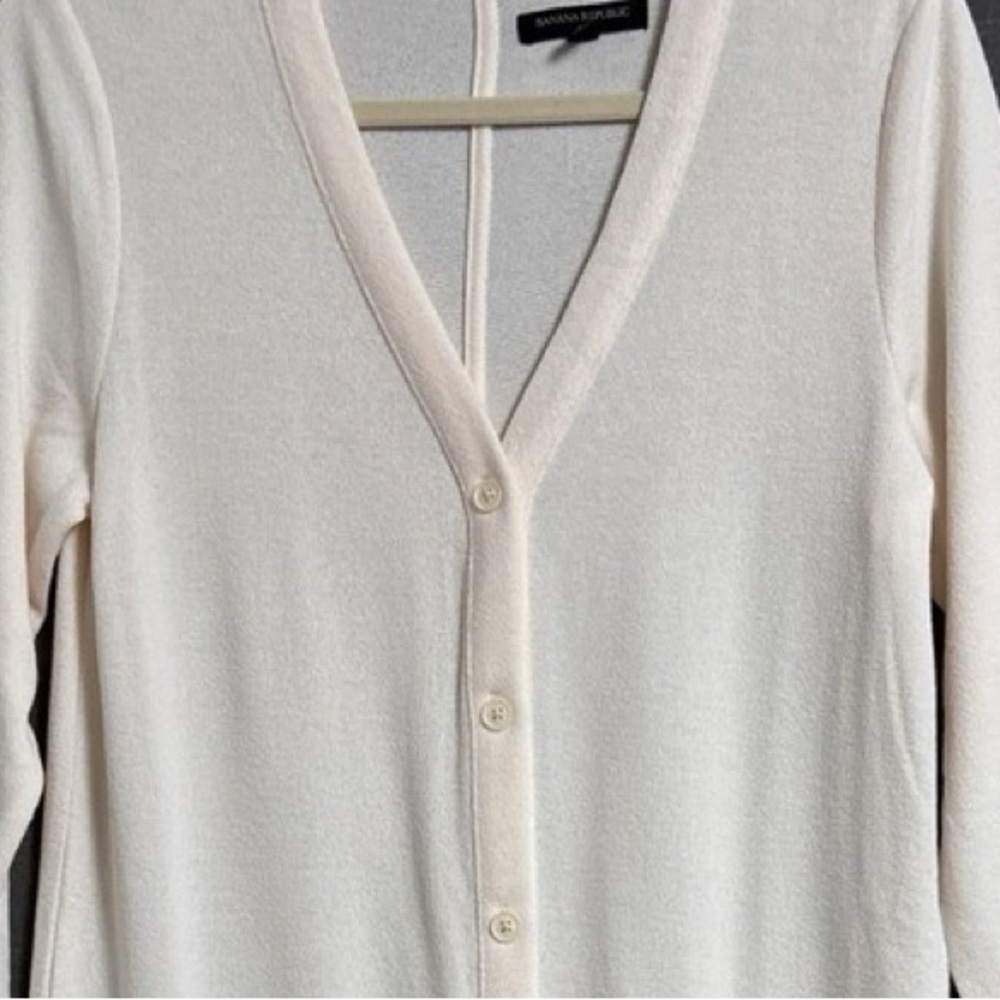 Banana Republic Cream Long Sleeve Cardigan